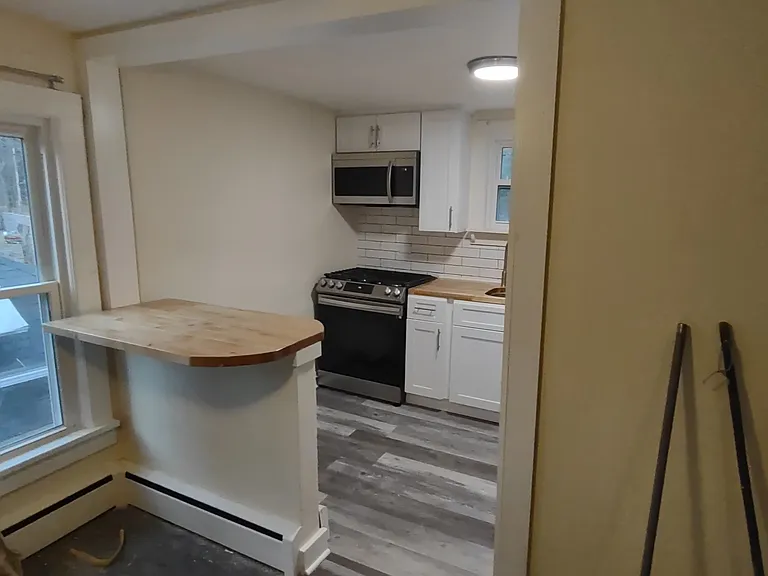 26-28 Union St #D — Photo 16