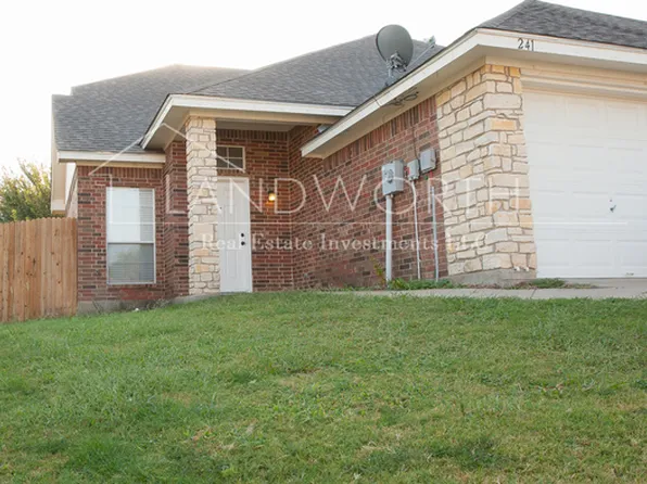241 Rentz Place Cir, Weatherford, TX 76086