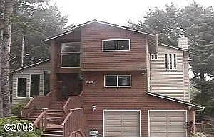 1215 SW Walking Wood photo 1