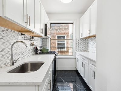 1075 Grand Concourse APT 6G, Bronx, NY, 10452