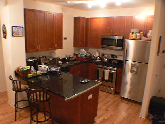 Kitchen, s/s appliances, granite counter