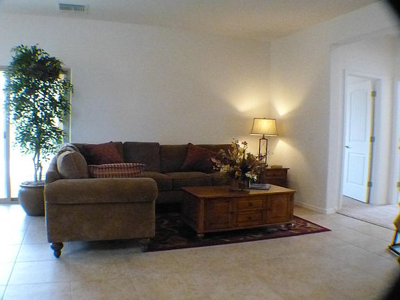 4th image of 560 Glenshire Drive