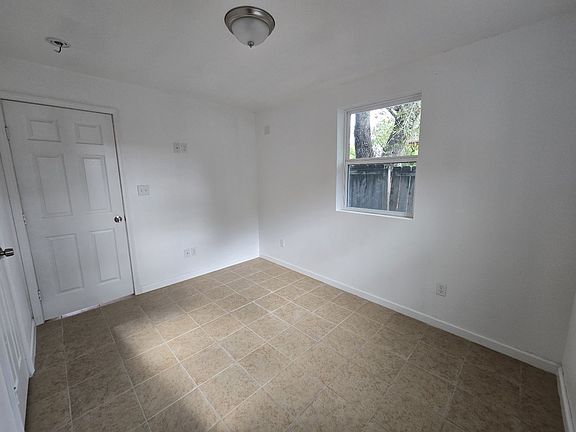 5th image of 2854 E 13th St APT C