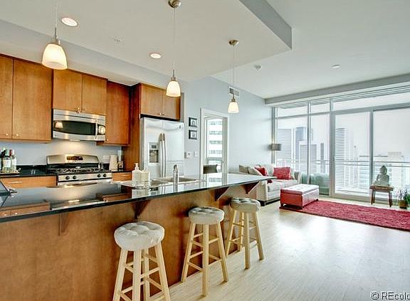 3rd image of 2001 N Lincoln St Unit 2020