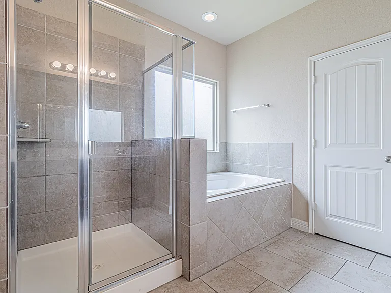 5488 Devonwood St — Photo 31