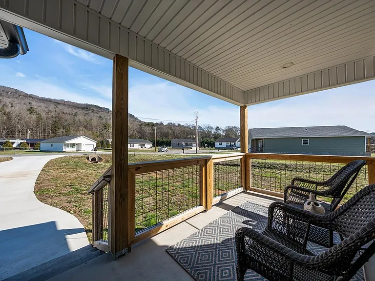 160 Marion Farms Dr — Photo 2