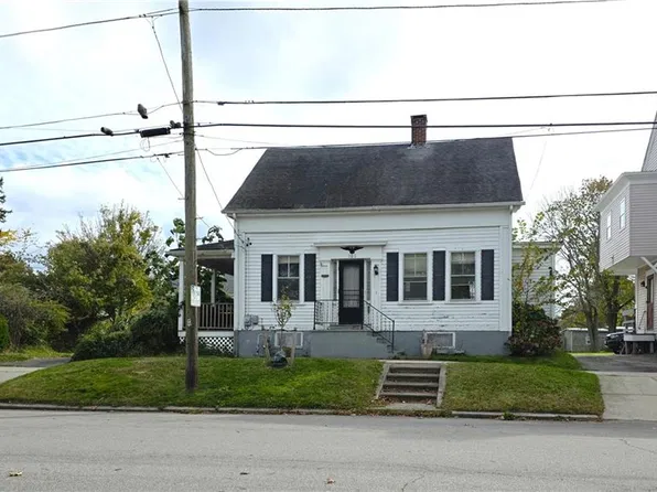 102 Church St, Bristol, RI 02809