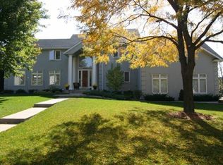 726 Evergreen Knls, Mendota Heights, MN 55118
