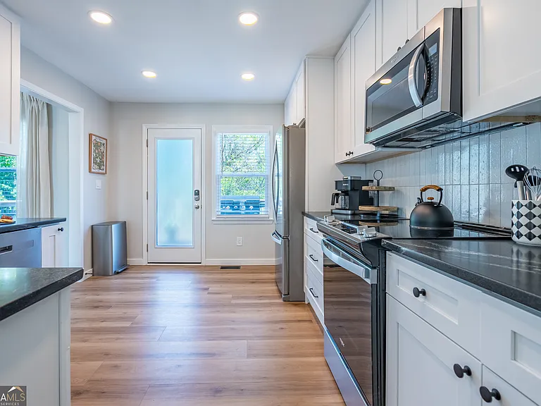 18 Huntcliff Dr — Photo 10