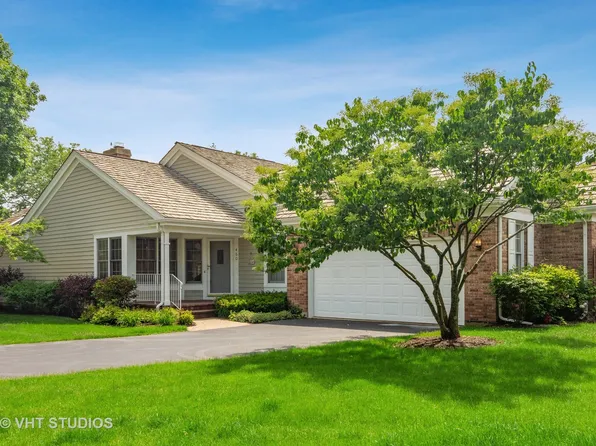 460 Park Barrington Dr, Barrington, IL 60010