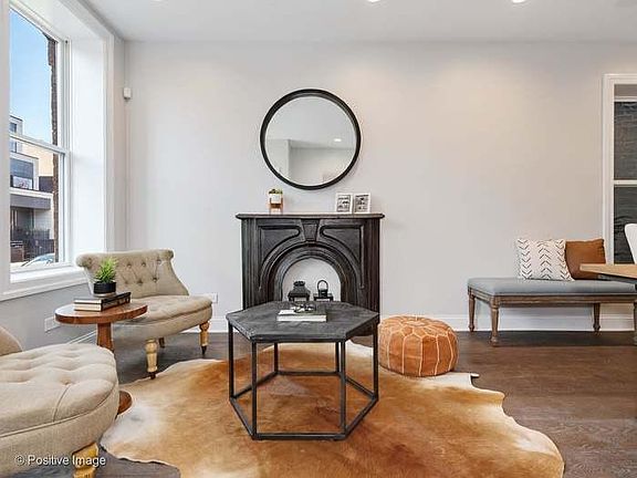 2nd image of 1615 W Pierce Ave #1