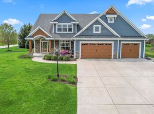 N42W22771 Beacon Ct, Pewaukee, WI 53072