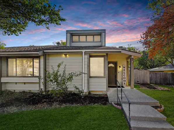 553 Hunters Glen St, Lewisville, TX 75067
