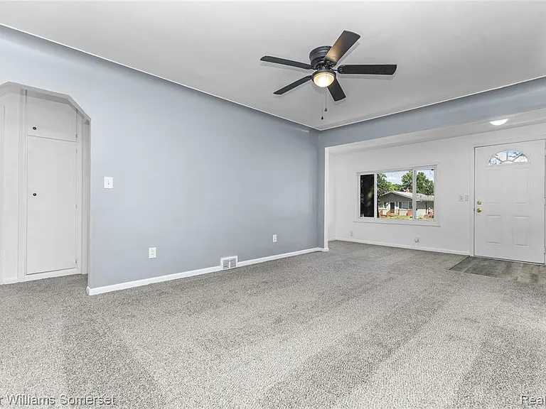 99 Tacoma Dr — Photo 6