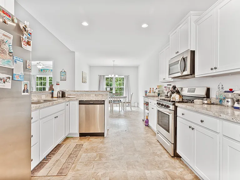 840 Windsor Rose Dr — Photo 13