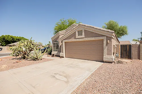 1654 W Geronimo St Photo 1