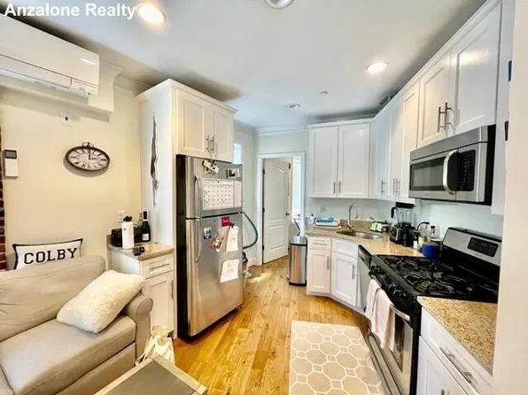 22 Moon St, Boston, MA