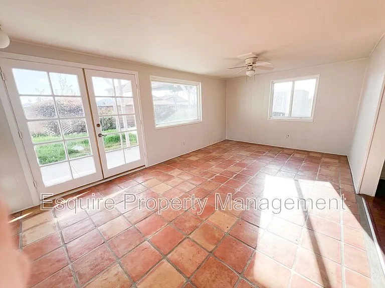 1016 Sespe Ave — Photo 12