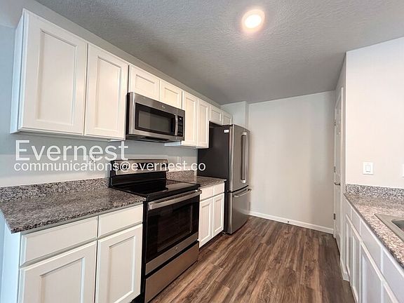 3rd image of 33 Peninsula Ln