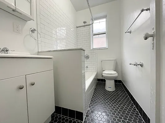 Rented by Premier One Realty LLC | media 16