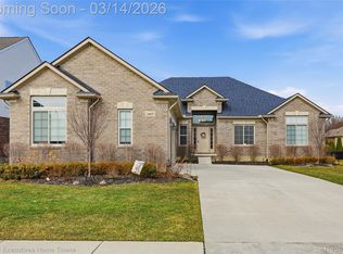 24655 Brookshire Dr, Macomb, MI