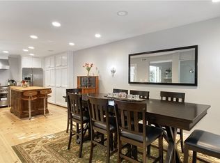 386 Sunrise Cir, Costa Mesa, CA 92627