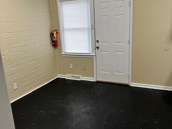 4th image of 3104 Summit Ave APT I