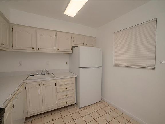 3rd image of 2802 N Powers Dr #8