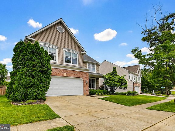 2nd image of 1023 Wheatfield Dr