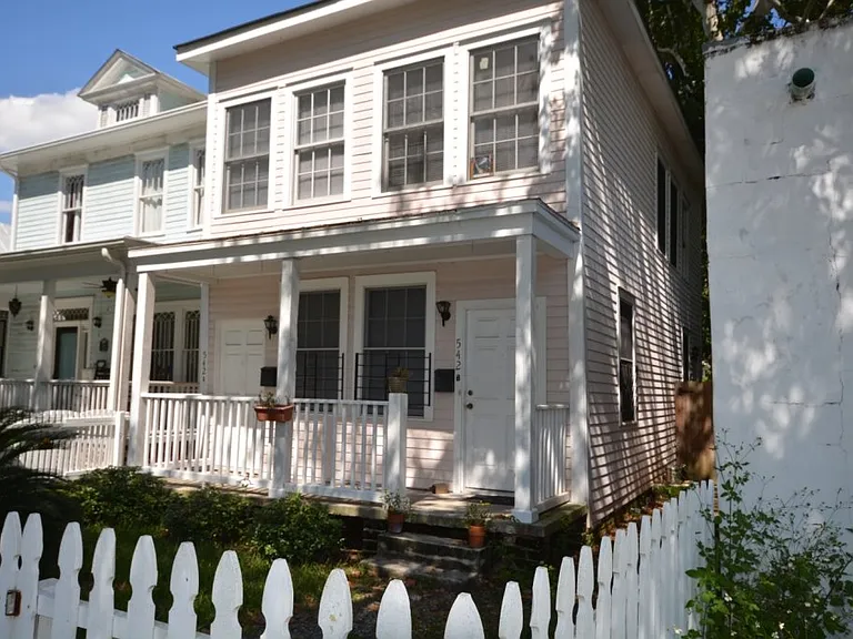 542 E Anderson St #A — Photo 1