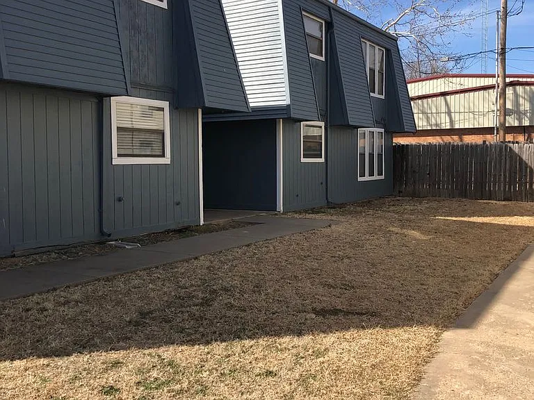 902 NE Tortoise Dr — Photo 24