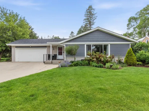 607 Green Bay ROAD, Thiensville, WI 53092