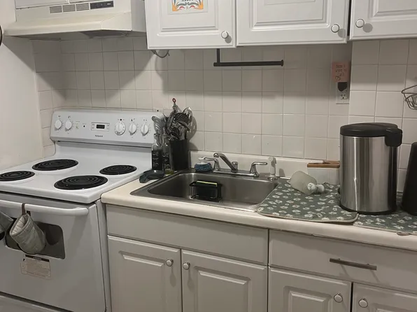 (undisclosed Address), New Paltz, NY 12561