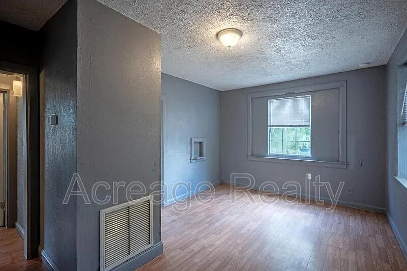 2 bed, 1.0 bath, 624 sqft, $925 — Photo 4