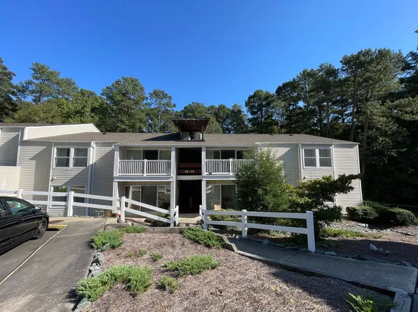 9 Holland Dr, Chapel Hill, NC 27514