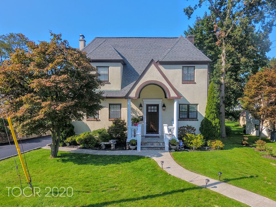 1st image of 18 Poplar St