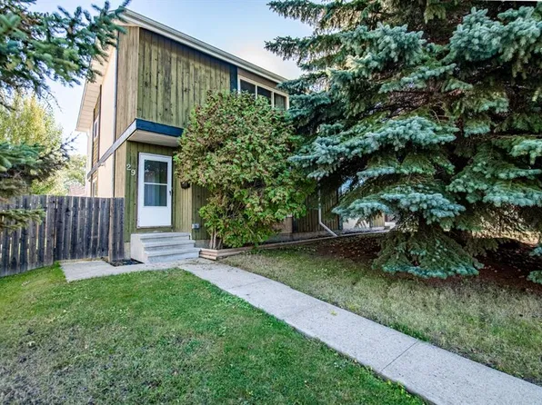 29 W Abbott Close, Red Deer, AB T4R 1B4