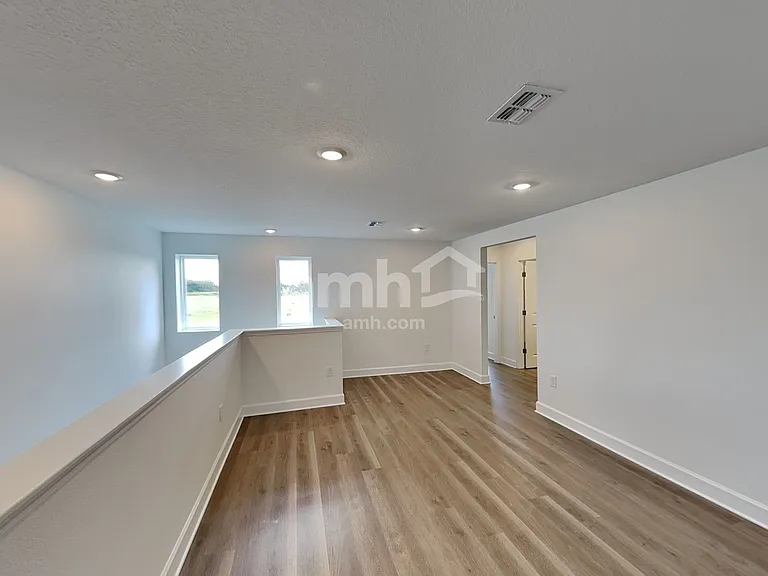 3217 Muscatine Ave — Photo 8