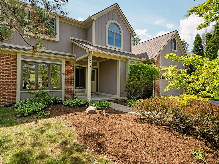 254 Hunters Trl — Photo 3
