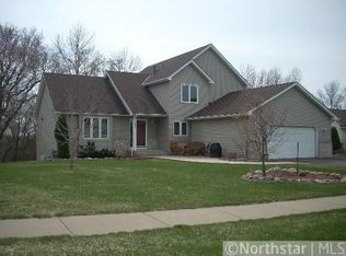 1025 Falls Curv, Chaska, MN 55318