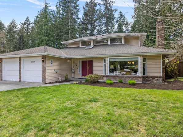 1170 Clubhouse Dr, Qualicum Beach, BC V9K 1C4