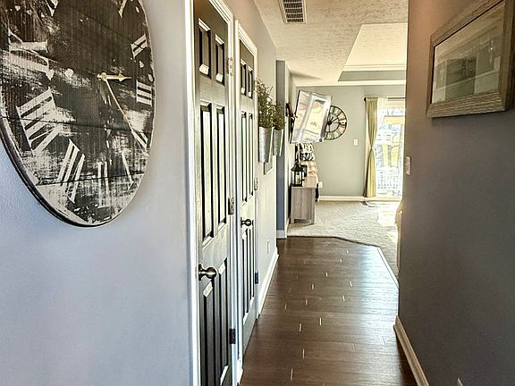 4th image of 1213 Meadowood Dr