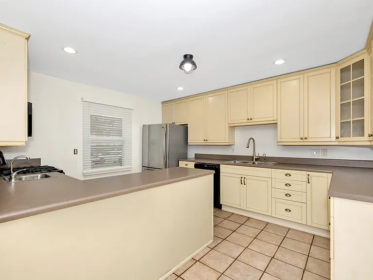 607 Bob Wallace Ave SW — Photo 17