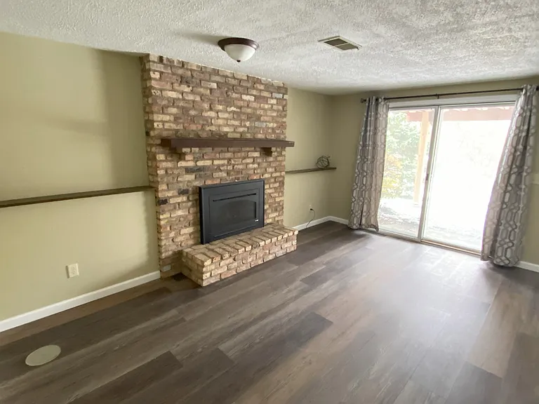 4176 Sylvia Ln S — Photo 9