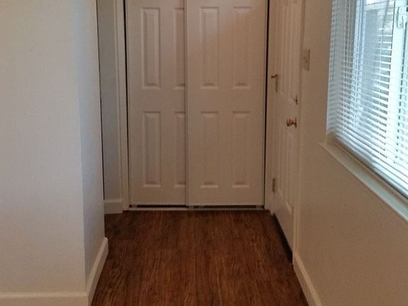 4th image of 820 Cathedral Ct APT 4