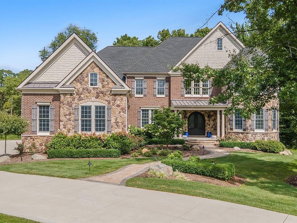 1st image of 2342 Highland Dr