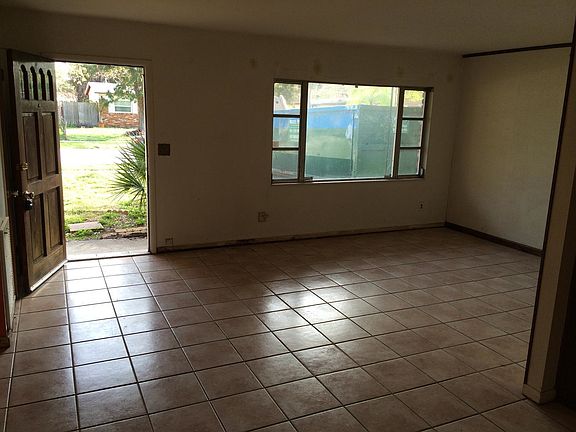 4th image of 6018 Murray Hill Dr