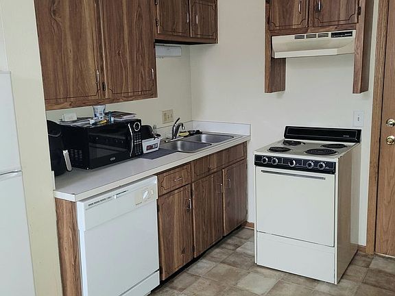 5th image of 117 N Main St #9