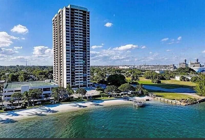1st image of 5600 N Flagler Dr APT 410