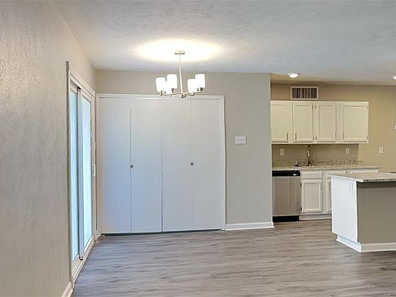 4th image of 5524 Russell Dr #5524